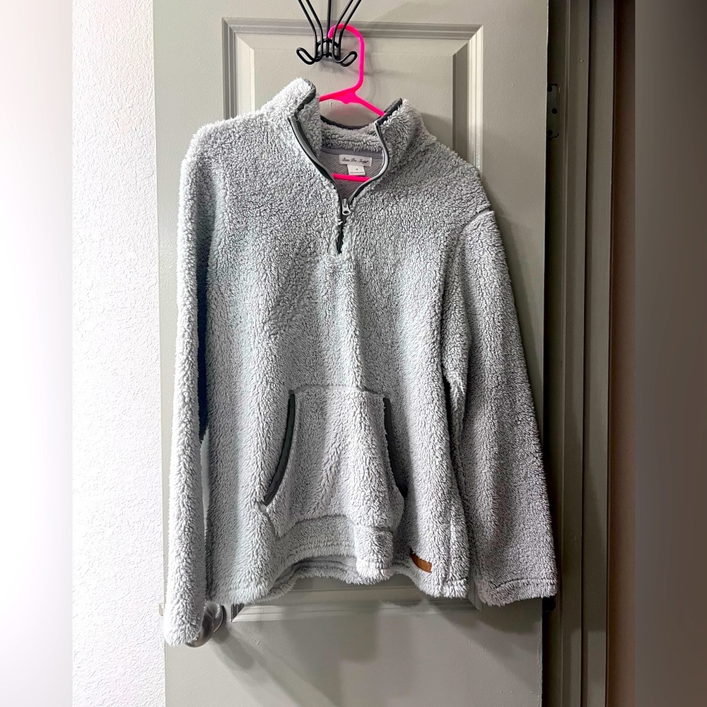 Bass Pro Plush Pull Over